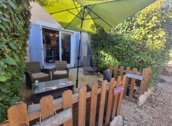 La Maison Bleue Calvisson Eksteriør billede